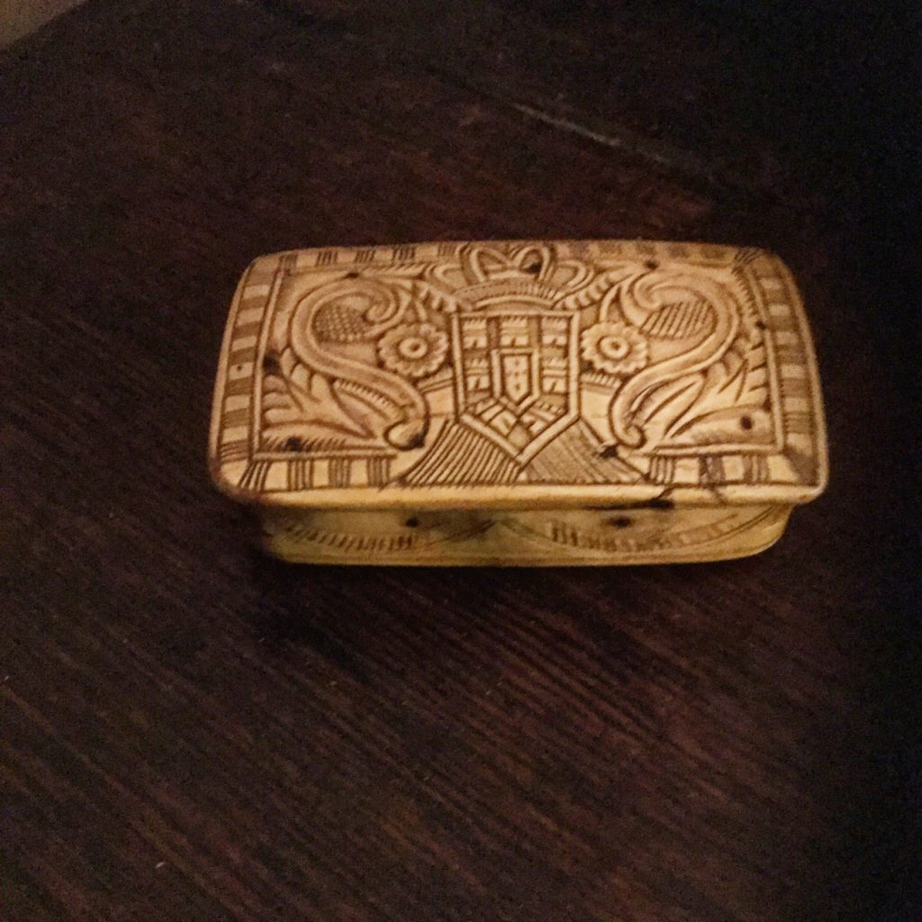 Amorial snuffbox