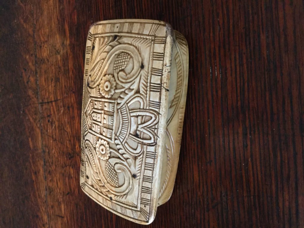 Horn snuff box #1