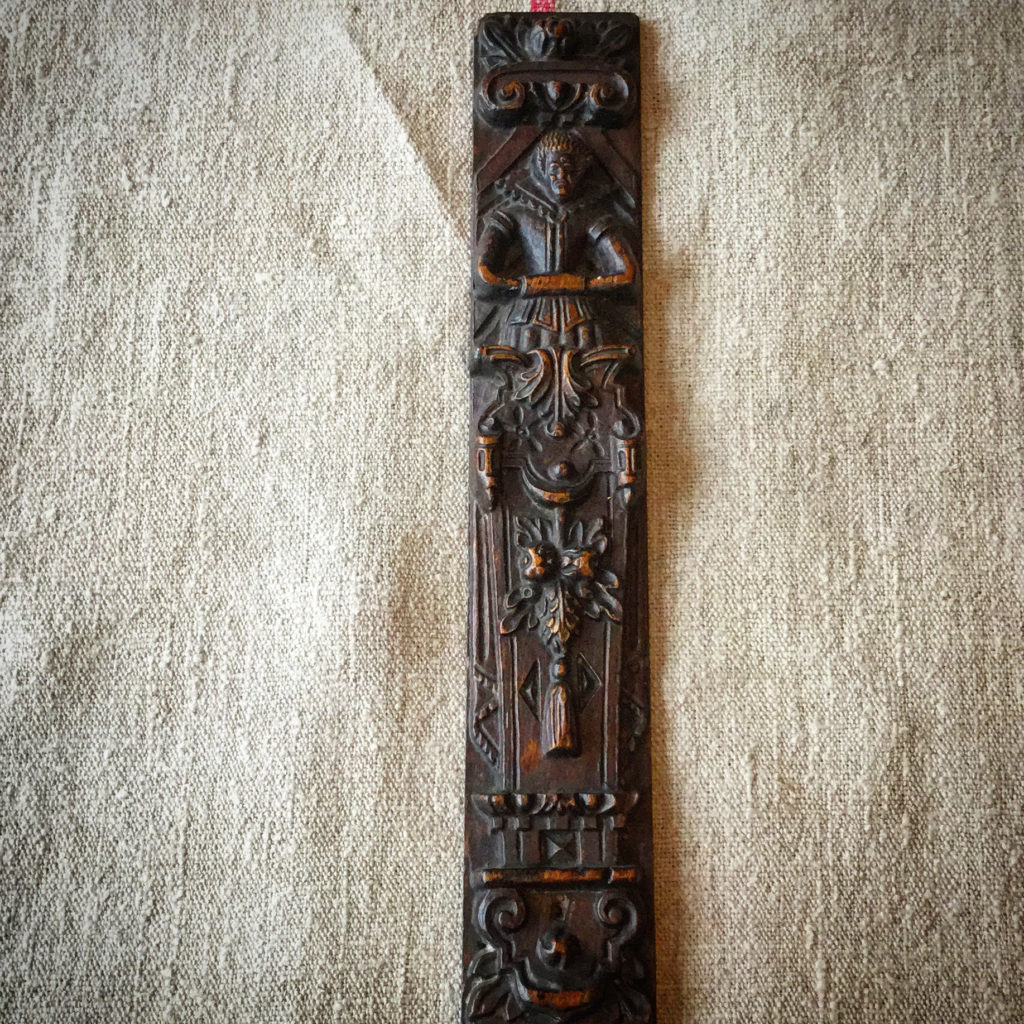 Elizabethan carving